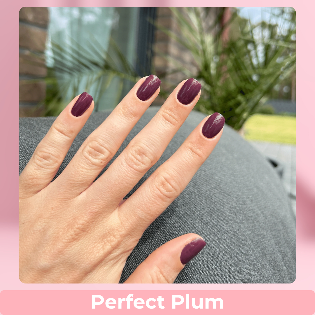 PINKYPACT Perfect Plum – pflaumenfarbene UV Gel Nagelfolie, Farbswatch