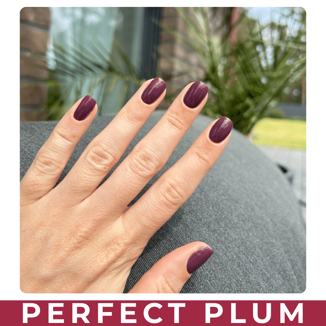 PINKYPACT Perfect Plum – pflaumenfarbene UV Gel Nagelfolie, Farbswatch