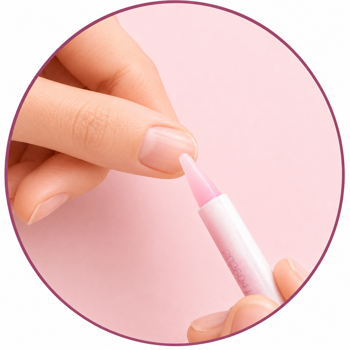 Nagelkleber auf den Naturnagel auftragen